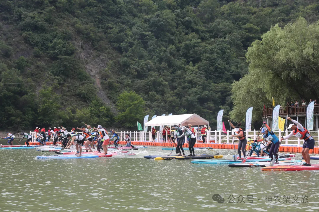 神農(nóng)架漿板邀請賽茶嶺渡水上樂園隆重舉行3