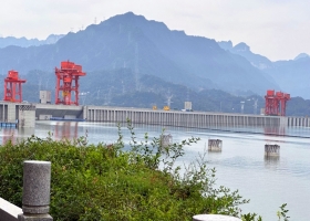 乘長江豪華游船過葛洲壩船閘覽高峽出平湖【兩壩一峽】一日游